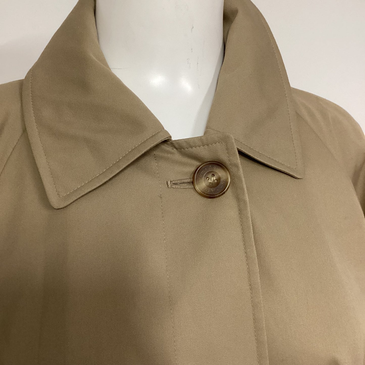 Aquascutum Beige Iconic 100% Cotton Long Trench Coat Size Chest 36" (approx.)