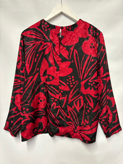 Jacques Black and Red Floral Long Sleeve Satin Top 14