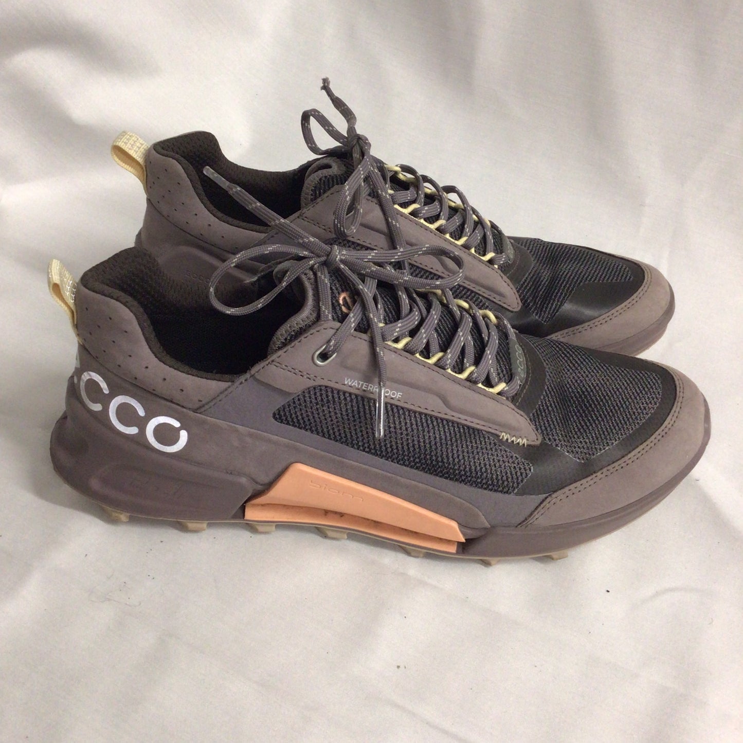 Ecco Biom 2.1 Purpley Grey Nubuck Waterproof Hiking Trainers Size UK 7.5