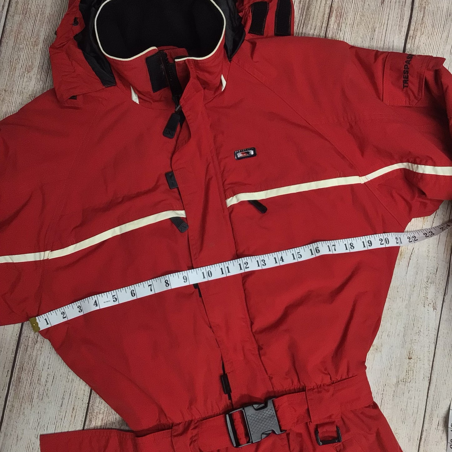 Trespass Youth Red All In One Ski Suit Size 15-16 yrs (170-176cm)