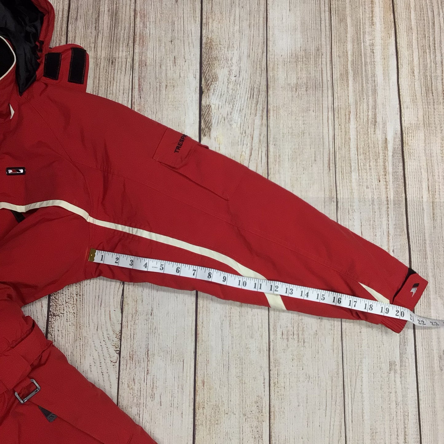 Trespass Youth Red All In One Ski Suit Size 15-16 yrs (170-176cm)