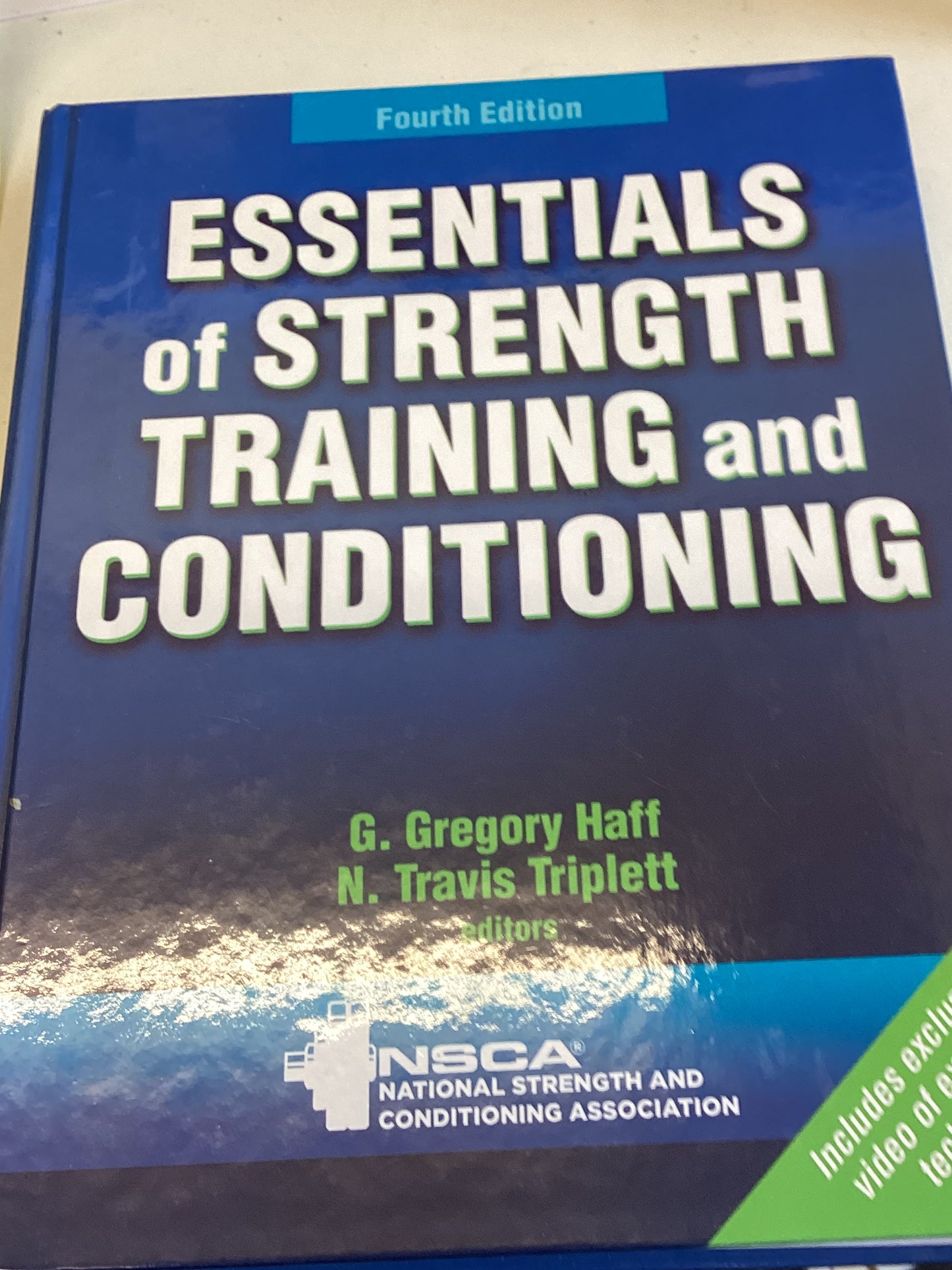 Essentials of Strength Training and Conditioning Includes Exclusive Video of Exercise Technique G Gregor Haff N Travis Triplett