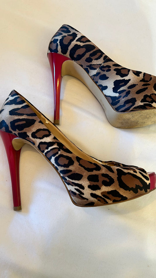 Guess Leopard Print Peep Toe Shoe with Red Heel size 6