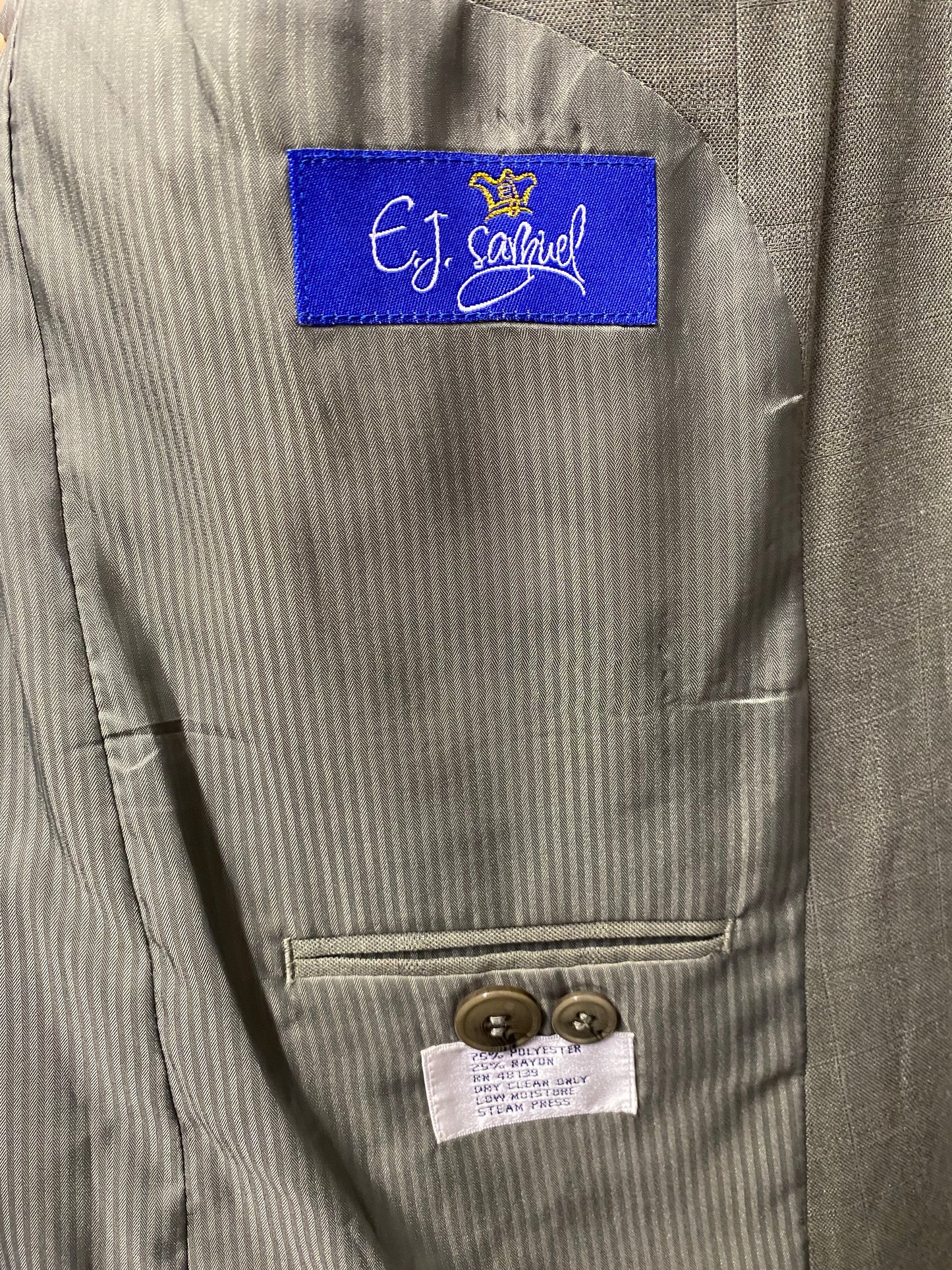 E J Samuel Green 3 Piece Suit, 40L