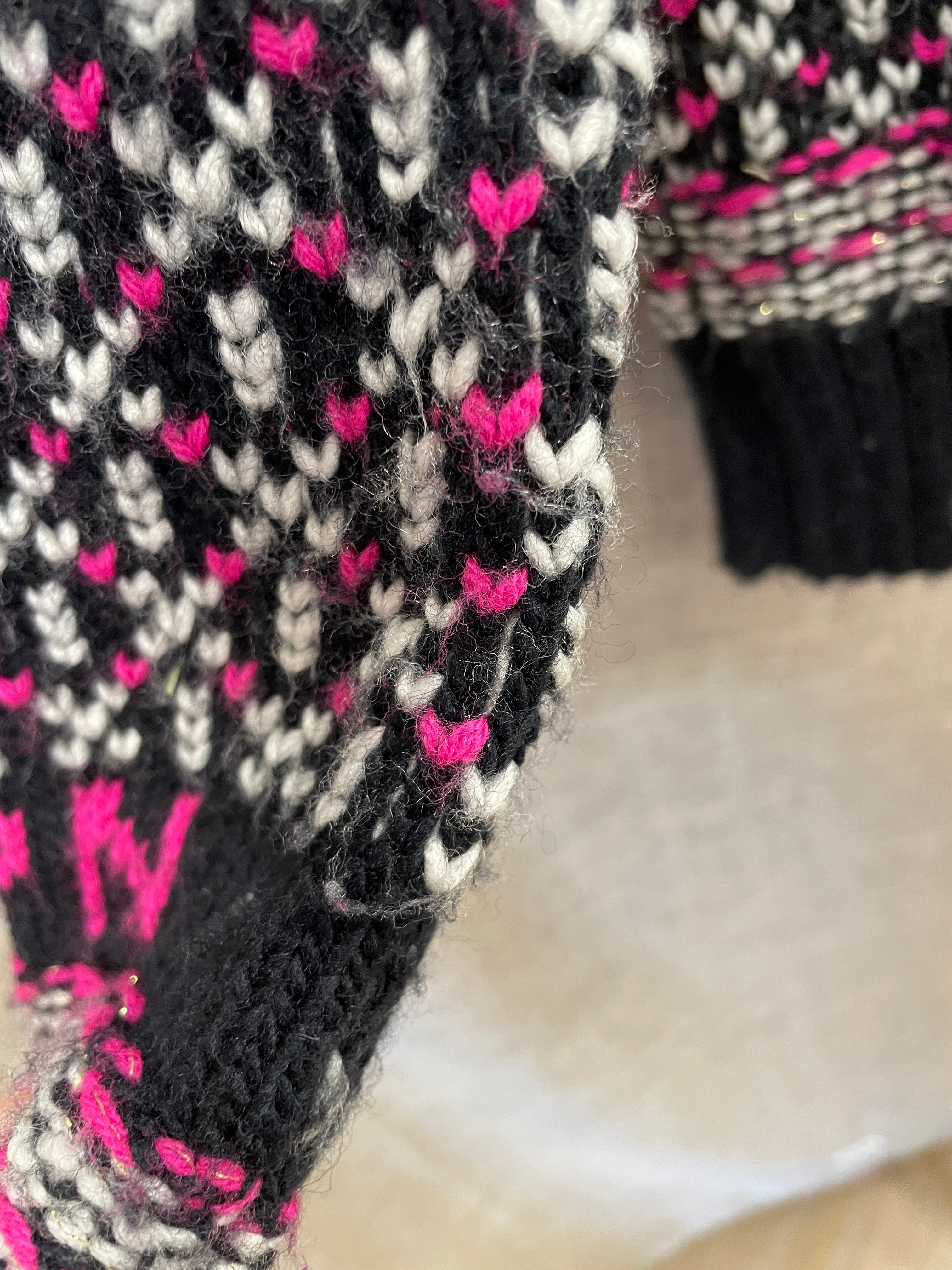 Black and white pink sweater sales