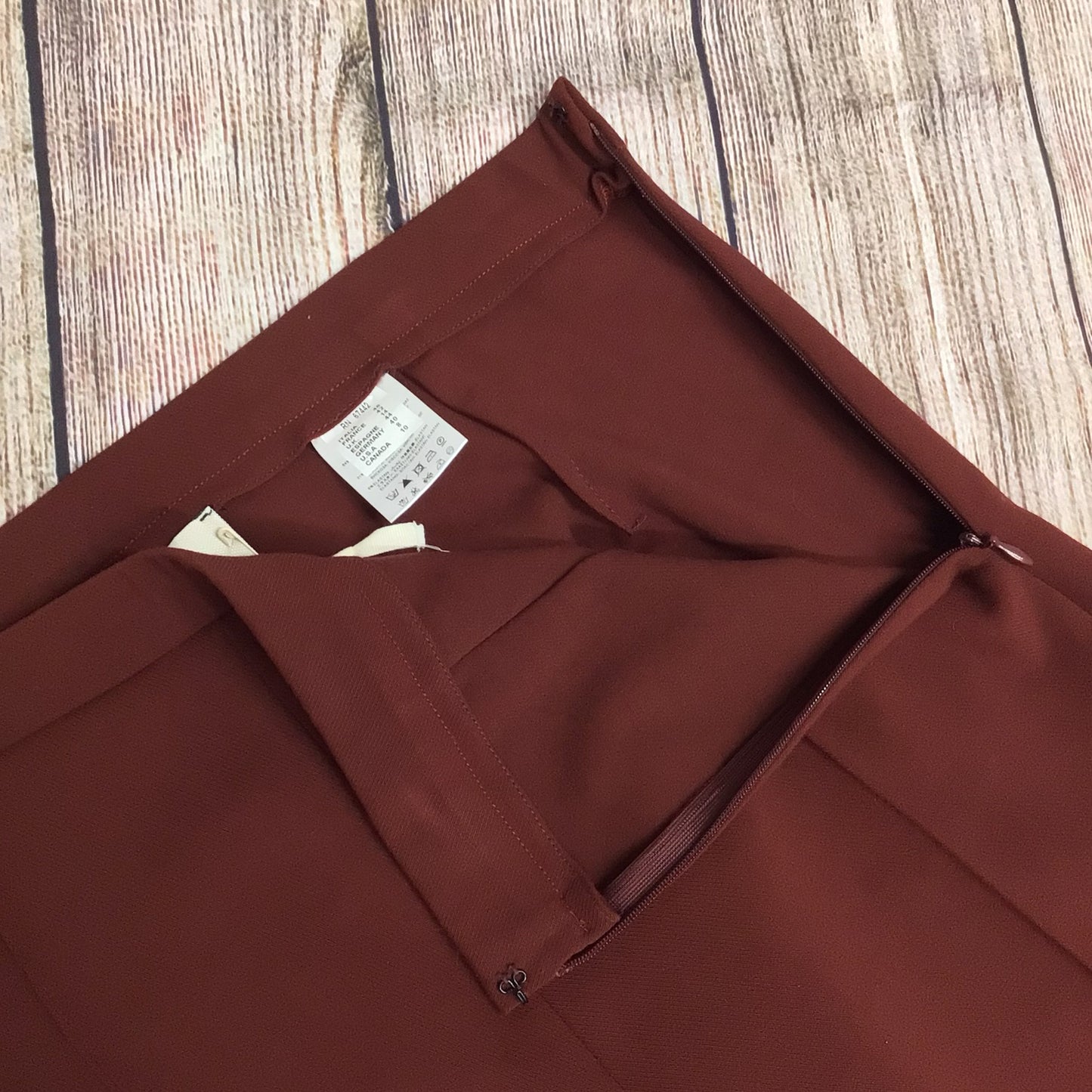 BNWT Alysi Creme Chocolate Brown/Red Trousers w/Stirrups Size 14