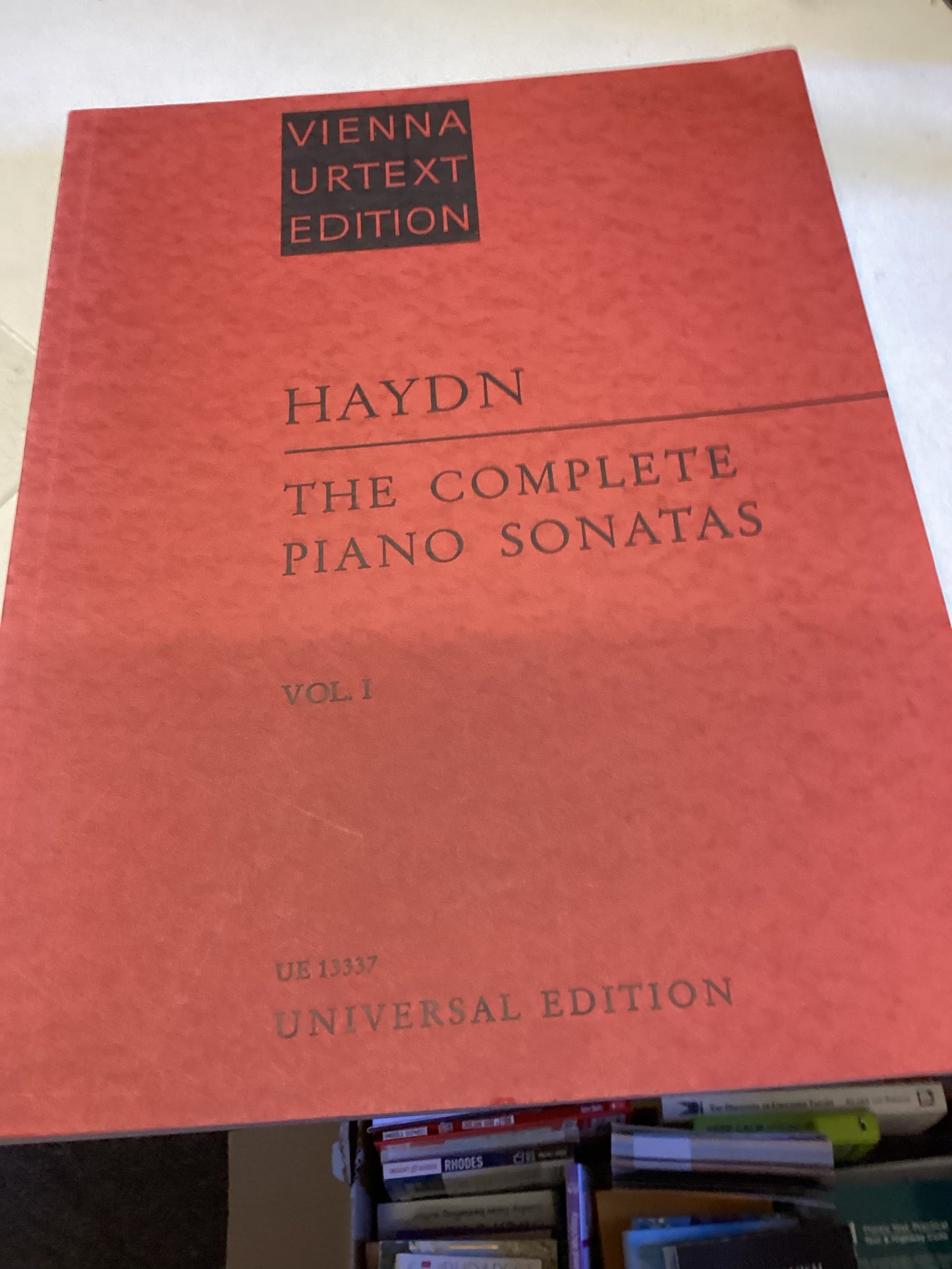 Haydn the Complete Piano Sonatas Vol 1 UE 13337 Universal Edition Vienna Urtext Edition