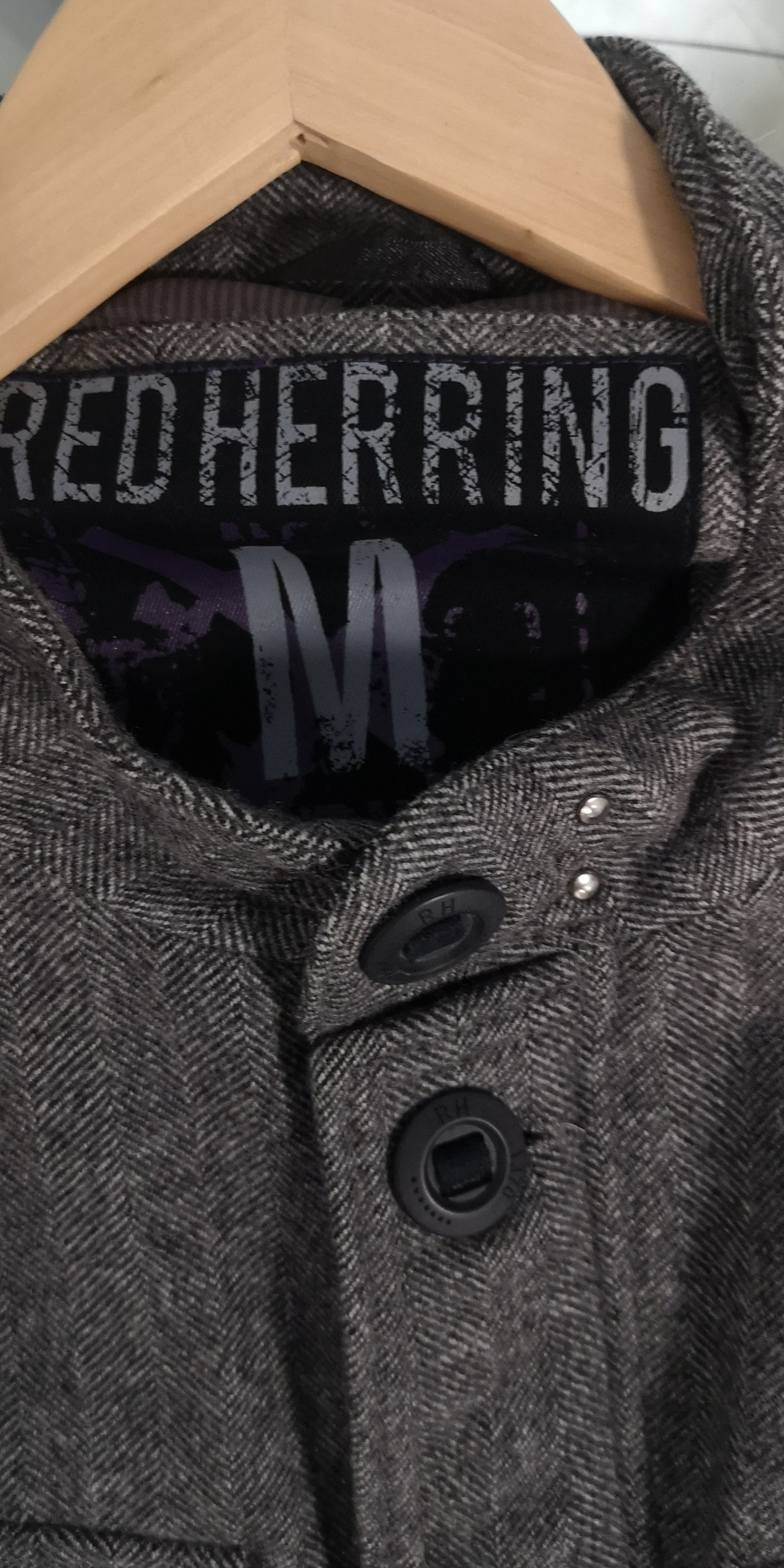 Red herring deals grey coat