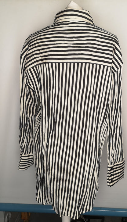 BNWT H&M Black & White Crinkled Chiffon Shirt Size M