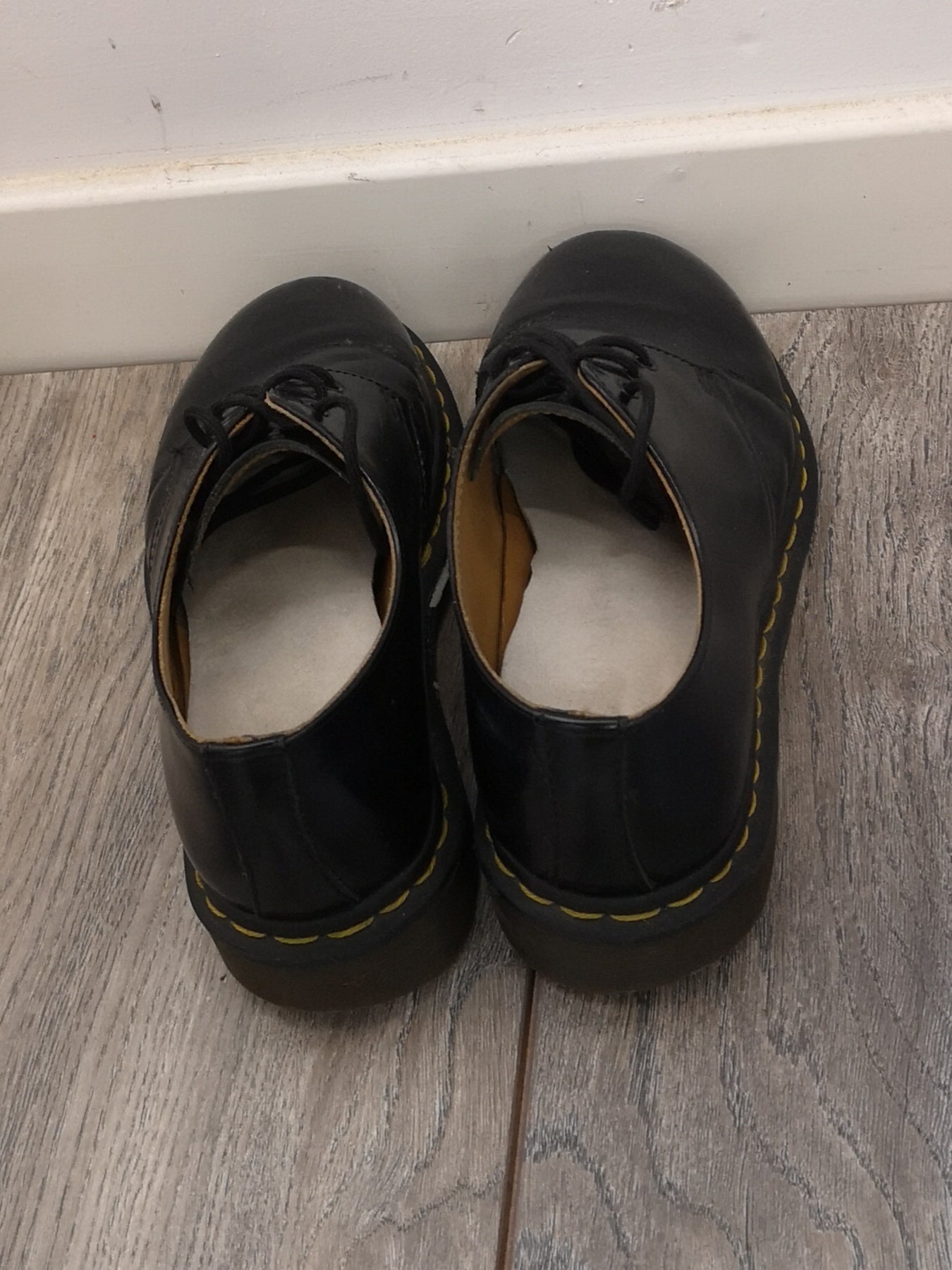 Doc Martens Black Leather Shoes Size 6