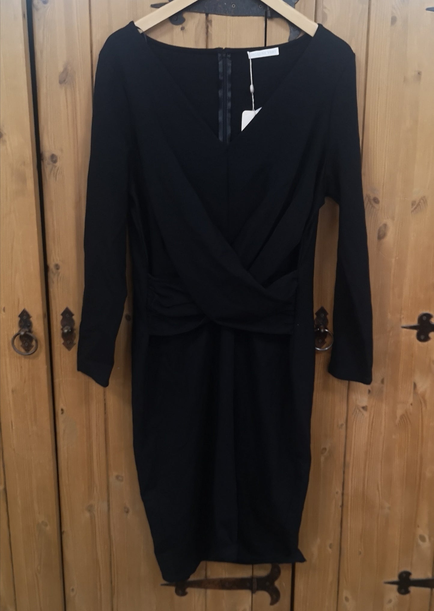 BNWT Jacques Vert Black V-Neck Long Sleeved Dress Size 20