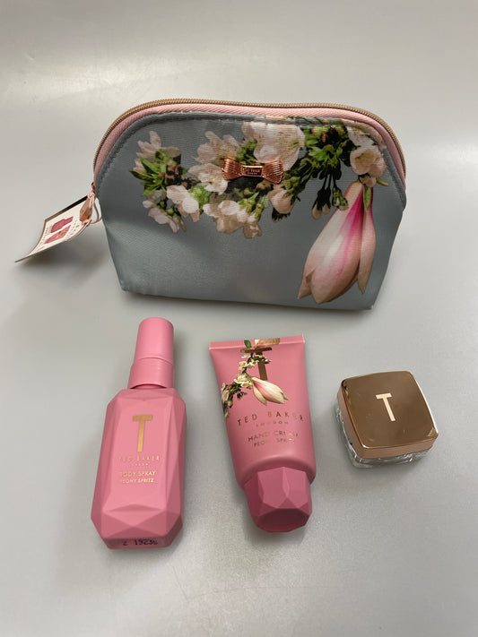 Ted Baker New with Tags Pretty Blossom Body Spray Hand Cream Gift Set with Cosmetic Bag