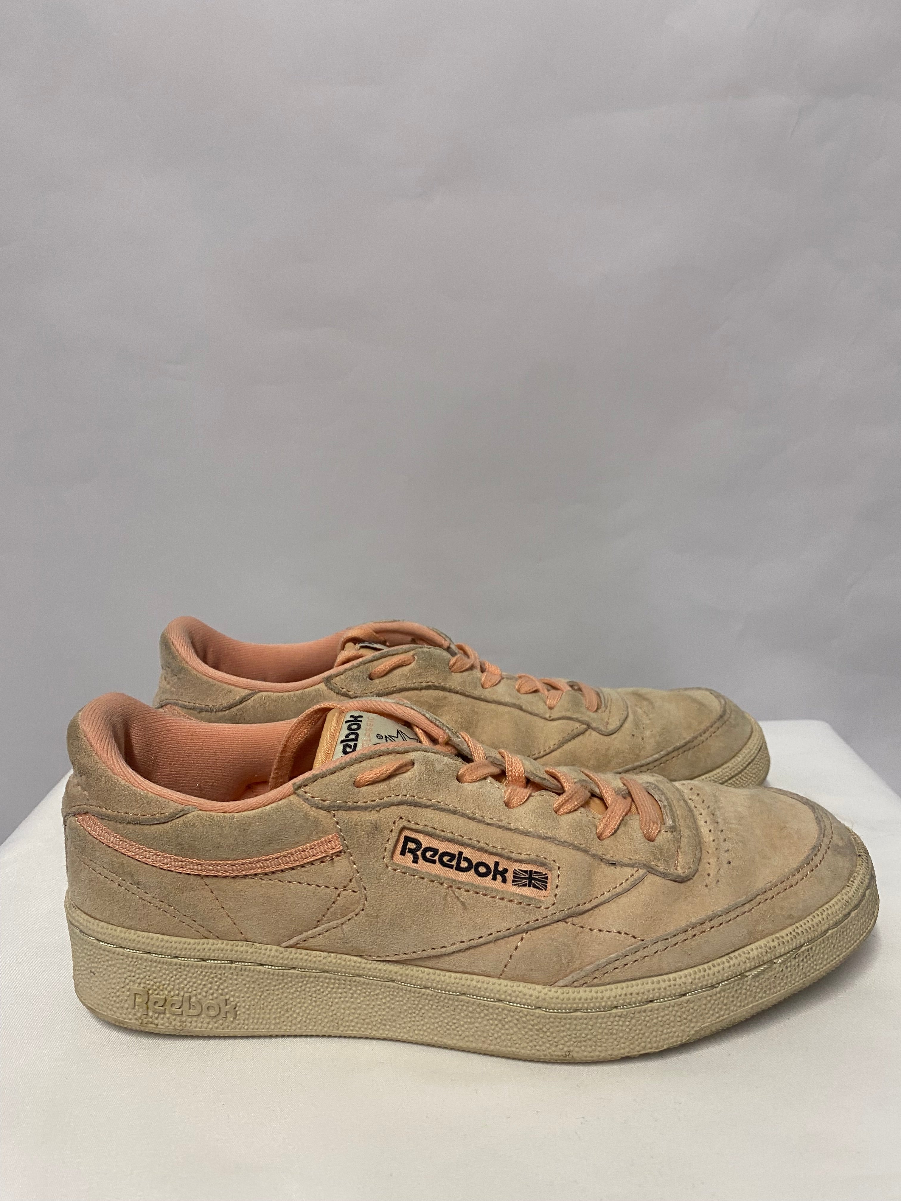 Pink 2024 suede reeboks