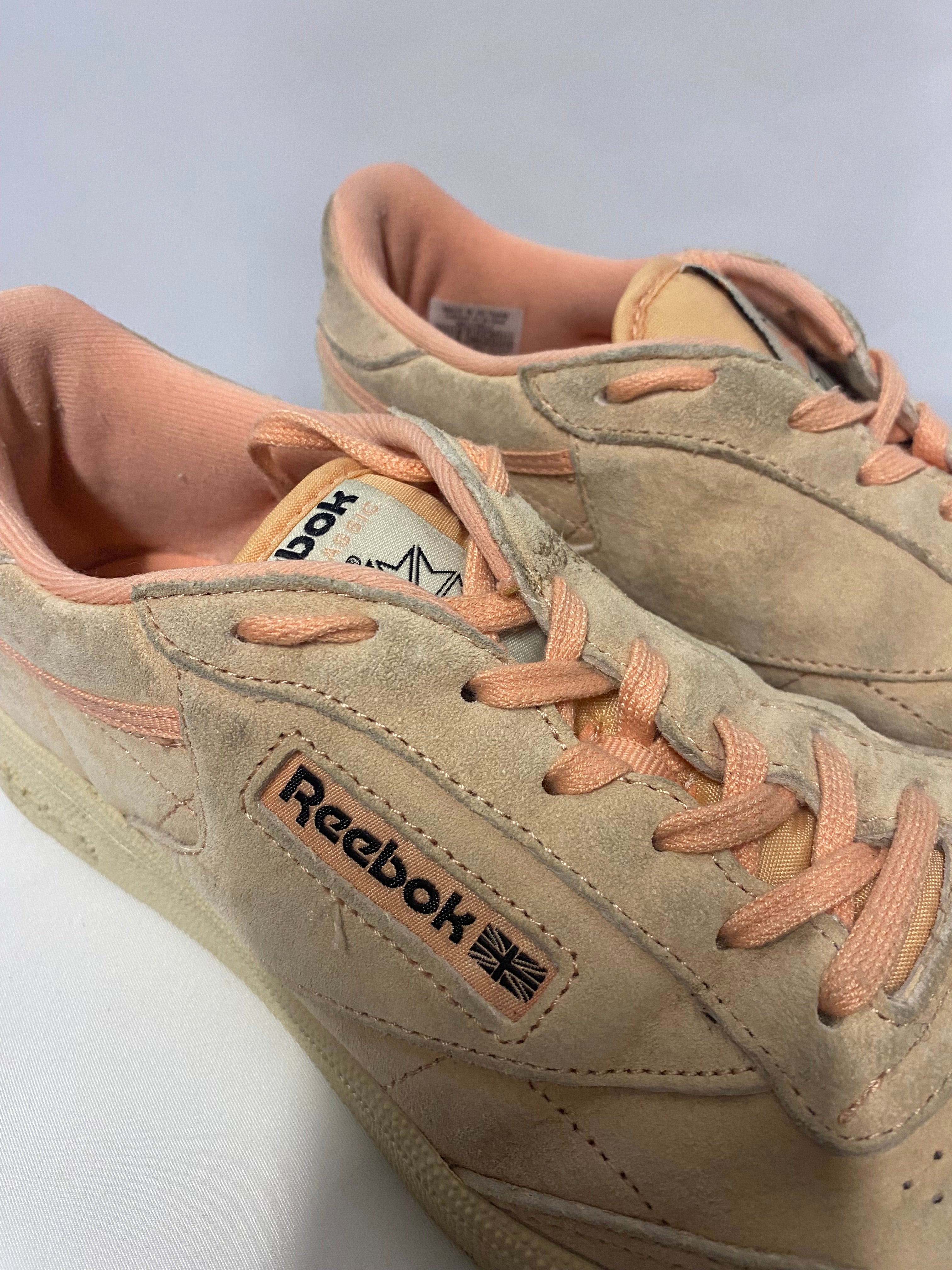 Pink suede outlet reebok