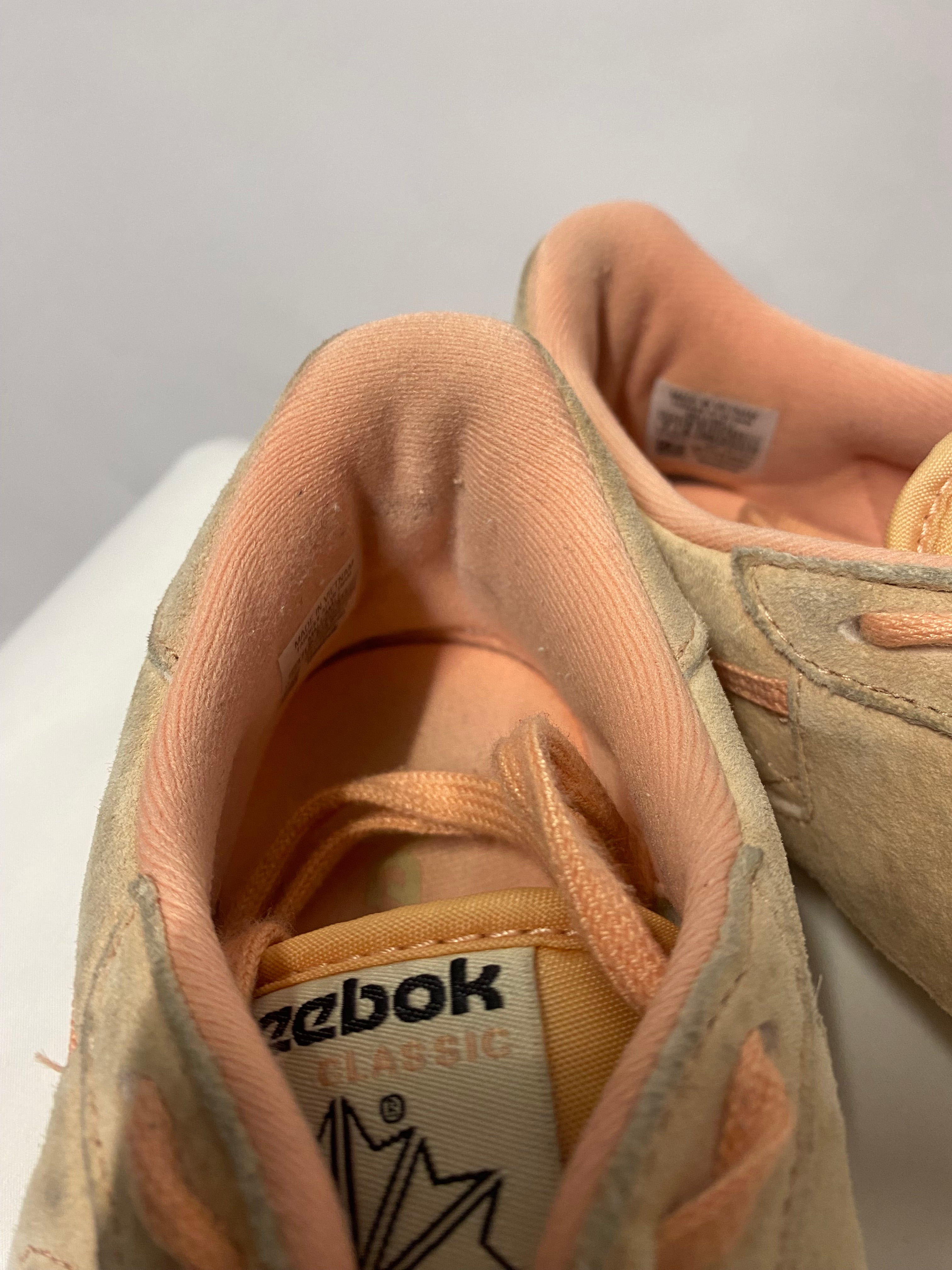 Reebok classic suede 2024 mens pink