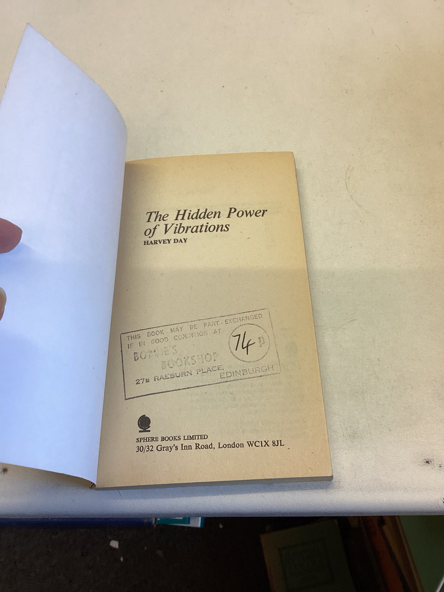 The Hidden Power of Vibrations Stunning Revelations of the Force To Kill - Or Heal Harvey Day