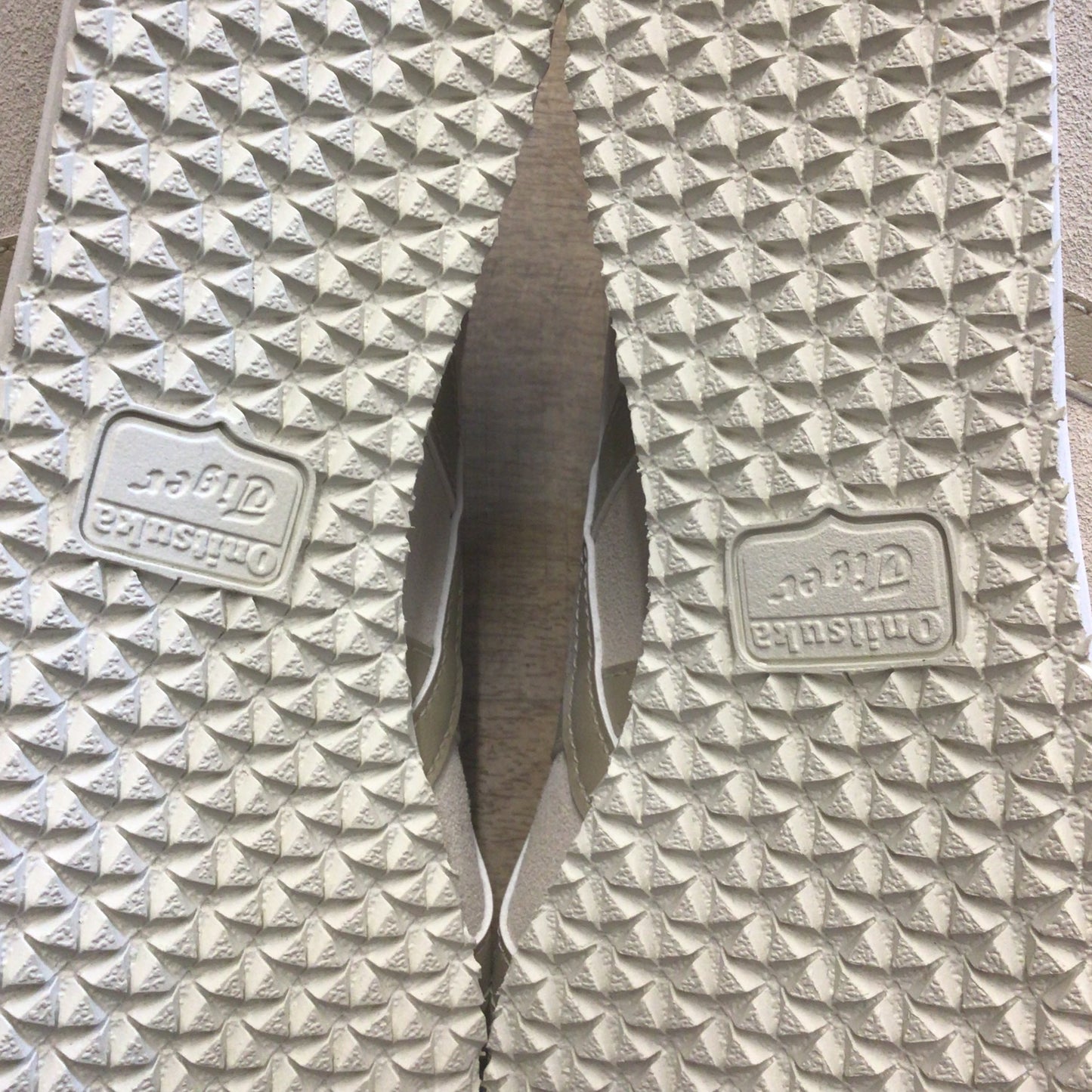 Onitsuka Tiger Cream Beige Slip On Trainers 1183C157 Size 5 UK