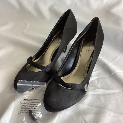 Nicholas Millington Black Heels Size 4