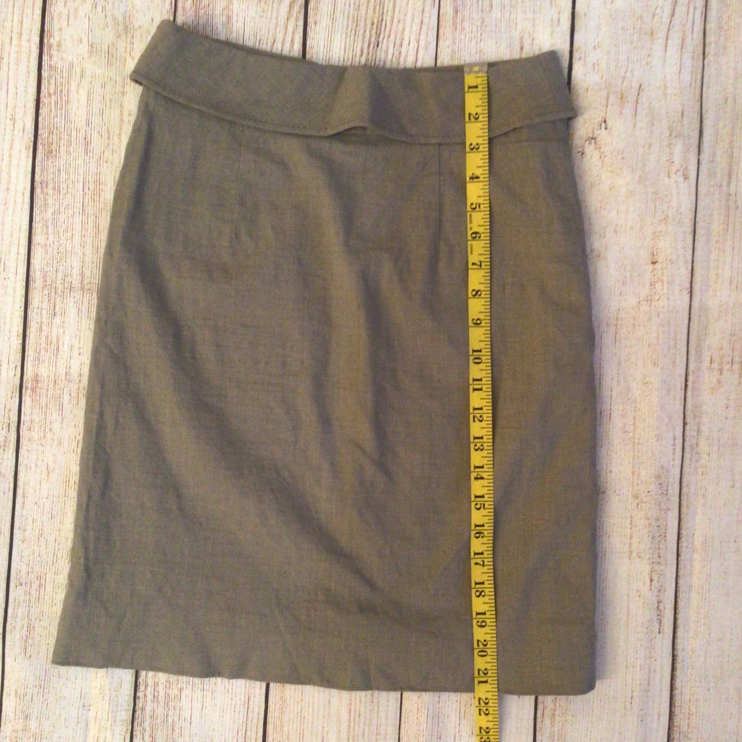 Valentino Taupe Grey Brown 58% Linen Skirt Size S (6 on label)