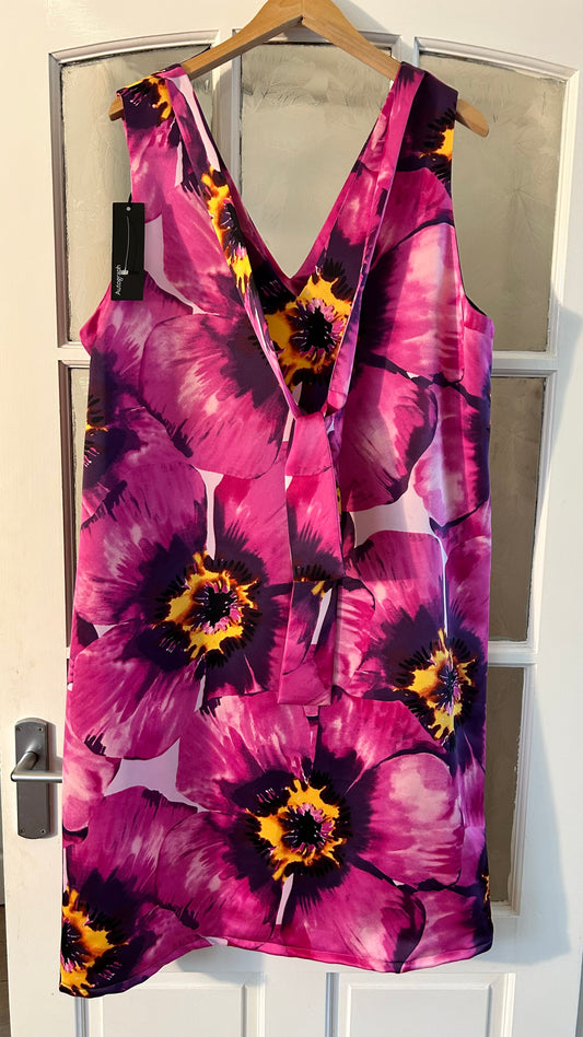 M&S beautiful Summer Dress, Size 16, BNWT