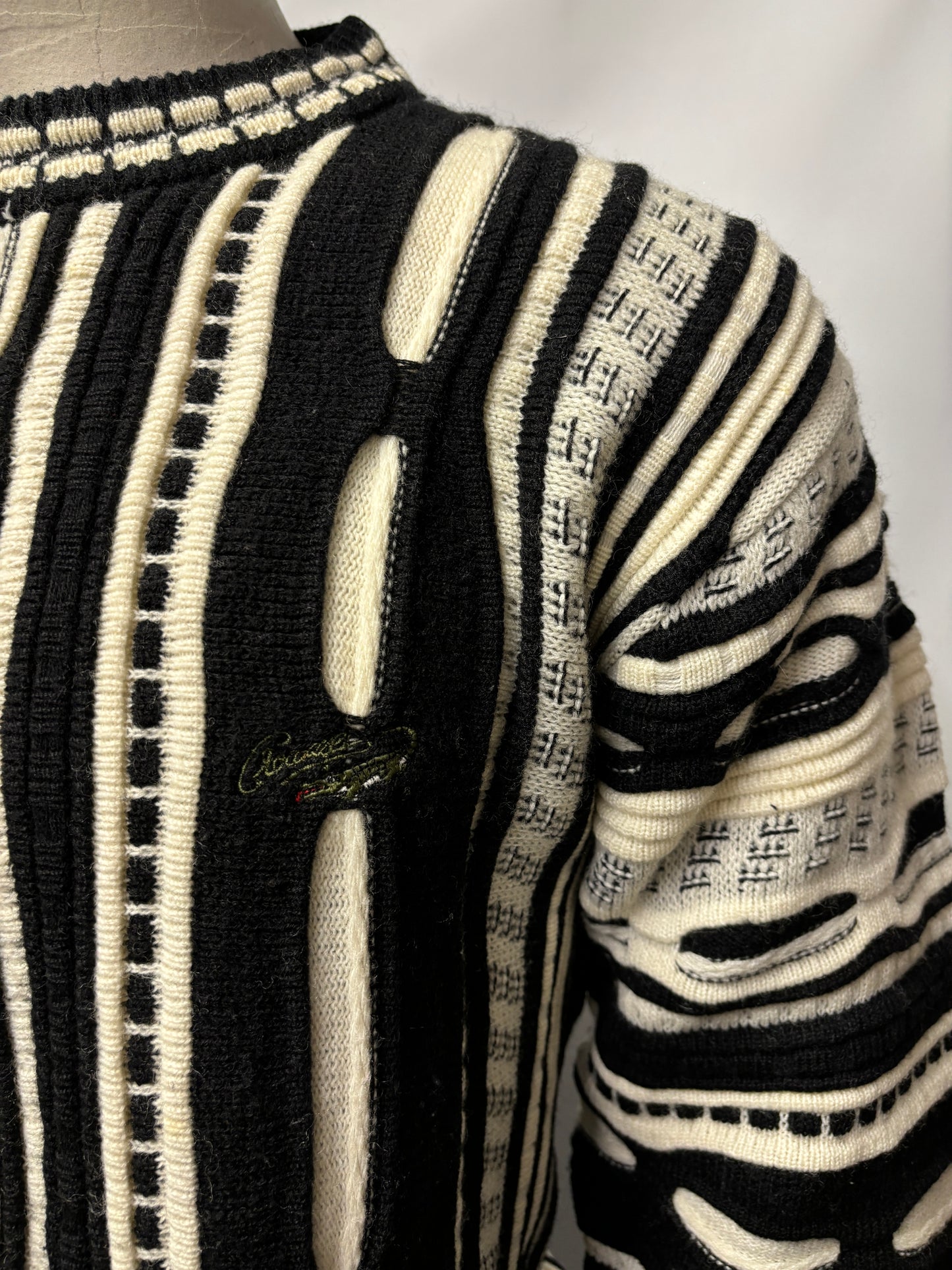 Vintage Crocodile Black and White Textured Oversize Knit Jumper