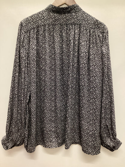 Uniqlo Micro Leaf Black and White Pattern Blouse Size S