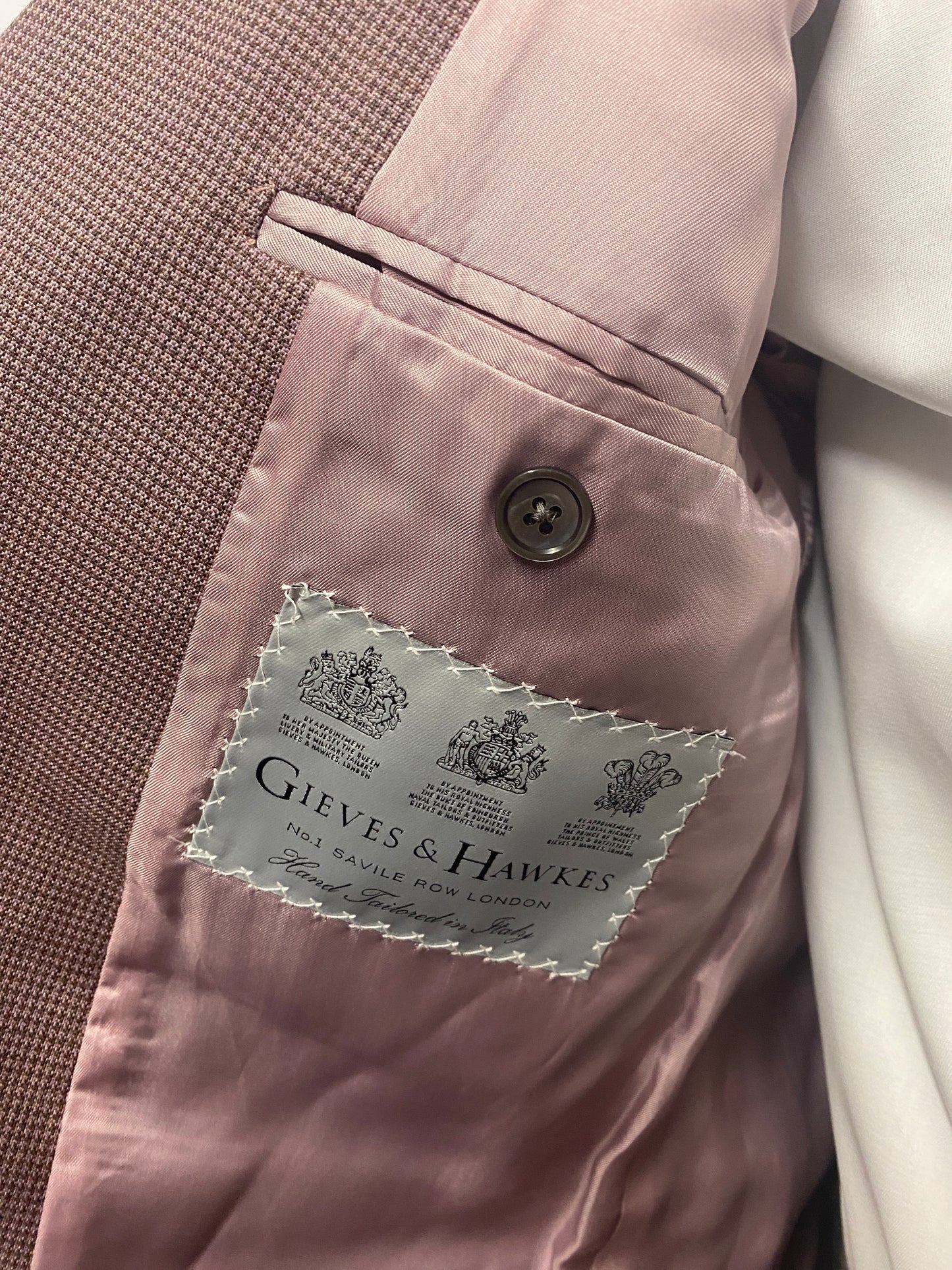 Gieves and Hawkes Pink Houndstooth Wool Suit CH42