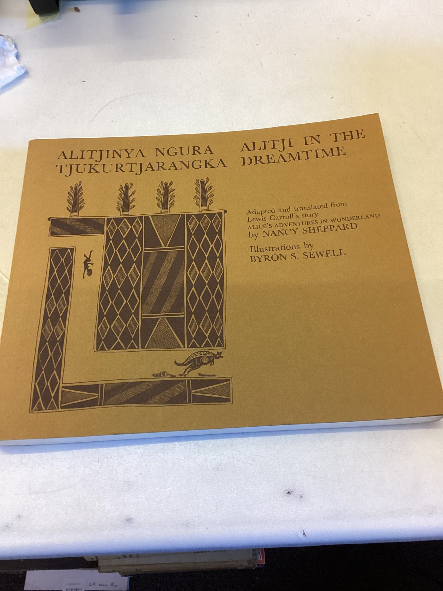 Alitji In The Dreamtime Bilingual