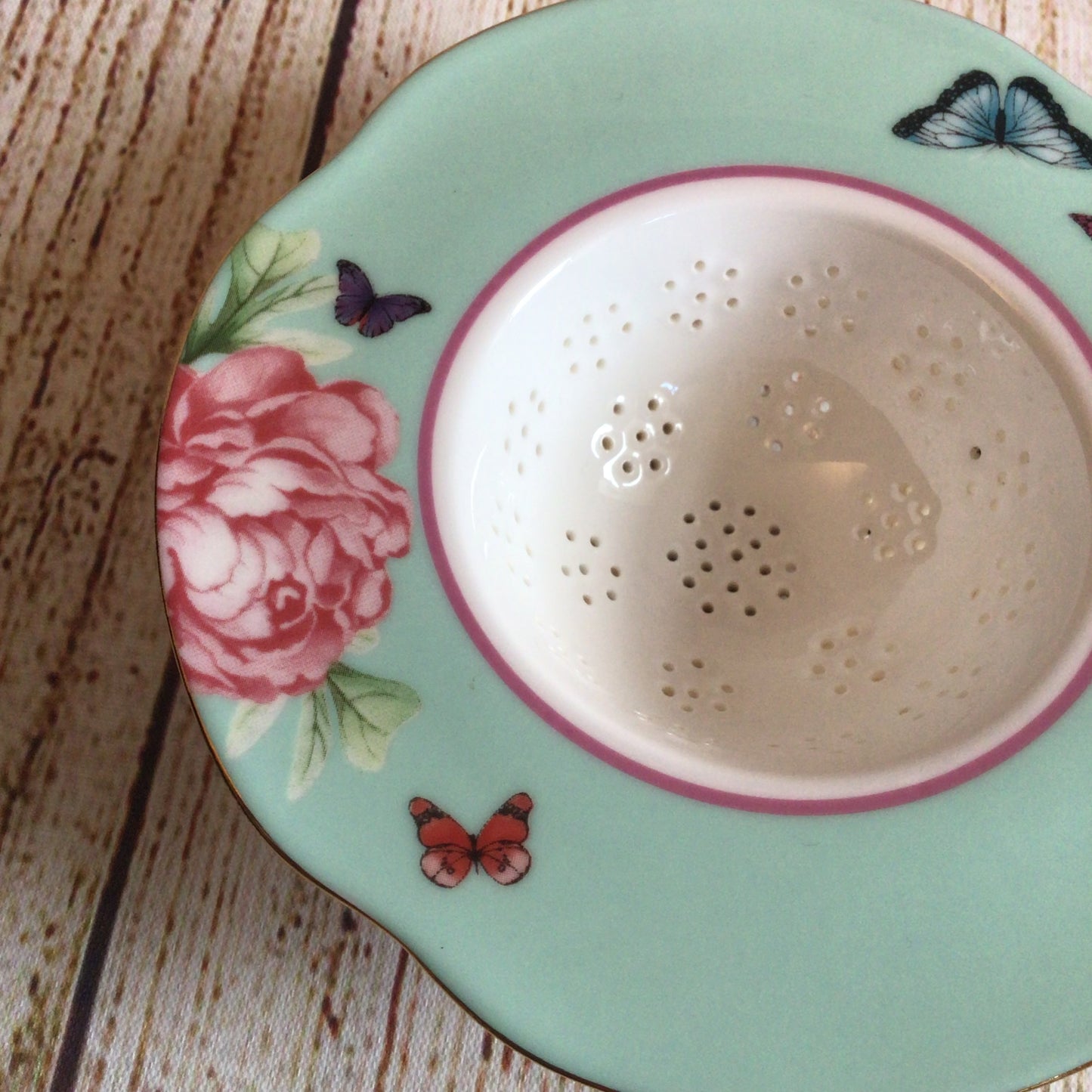 Royal Albert England 1904 Miranda Kerr Tea Strainer