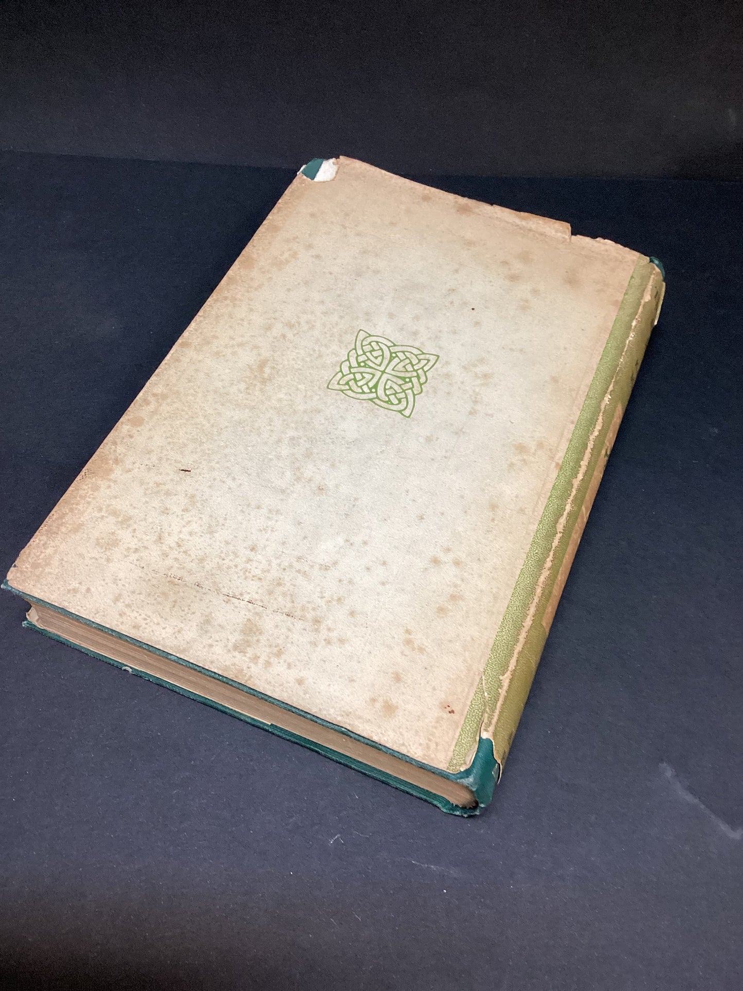 The Road to the Isles – Poetry, Lore, and Tradition of the Hebrides by Kenneth Macleod