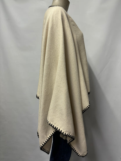 Alpaga mio Cream and Black 100% Alpaca Knitted Cape Poncho Onesize