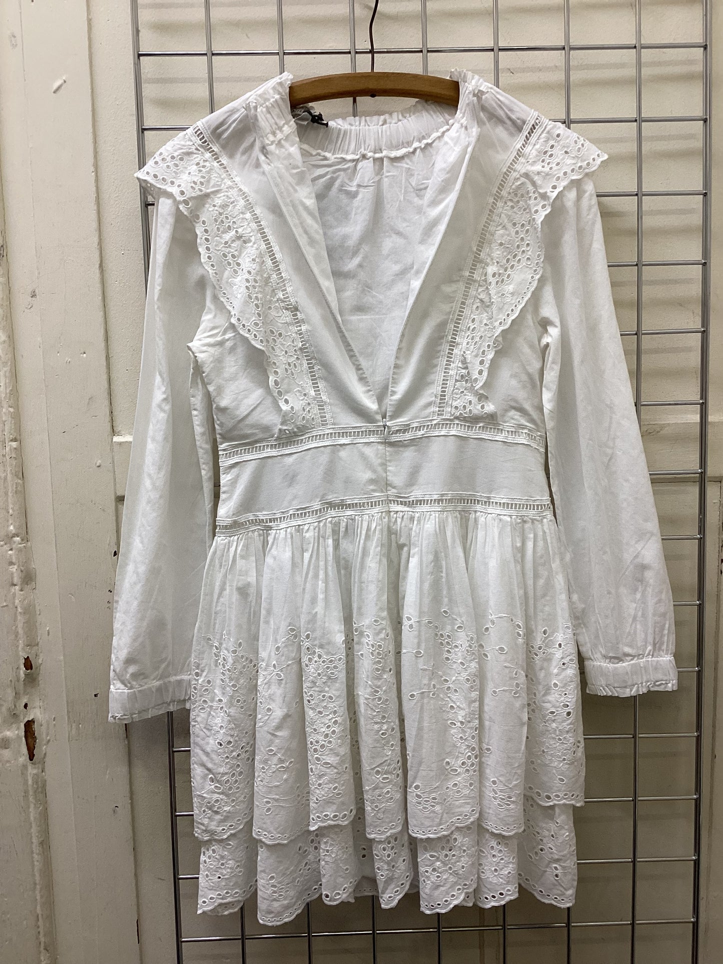 AllSaints Aislyn Broderie Anglaise Eyelet Ruffle Mini Dress – Chalk White – Size 6 – BNWT