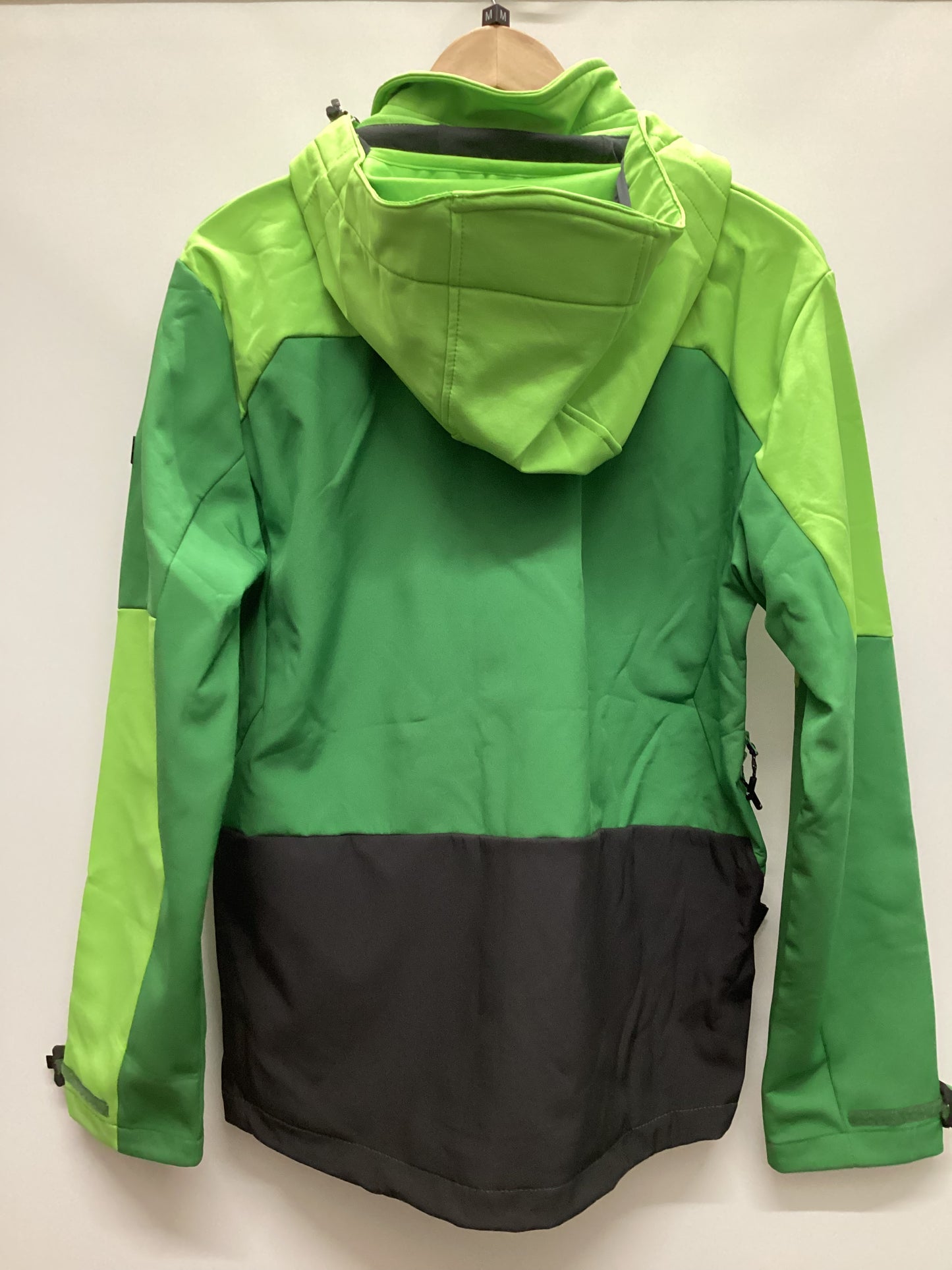 BNWT Regatta Showerproof Green Jacket Size M