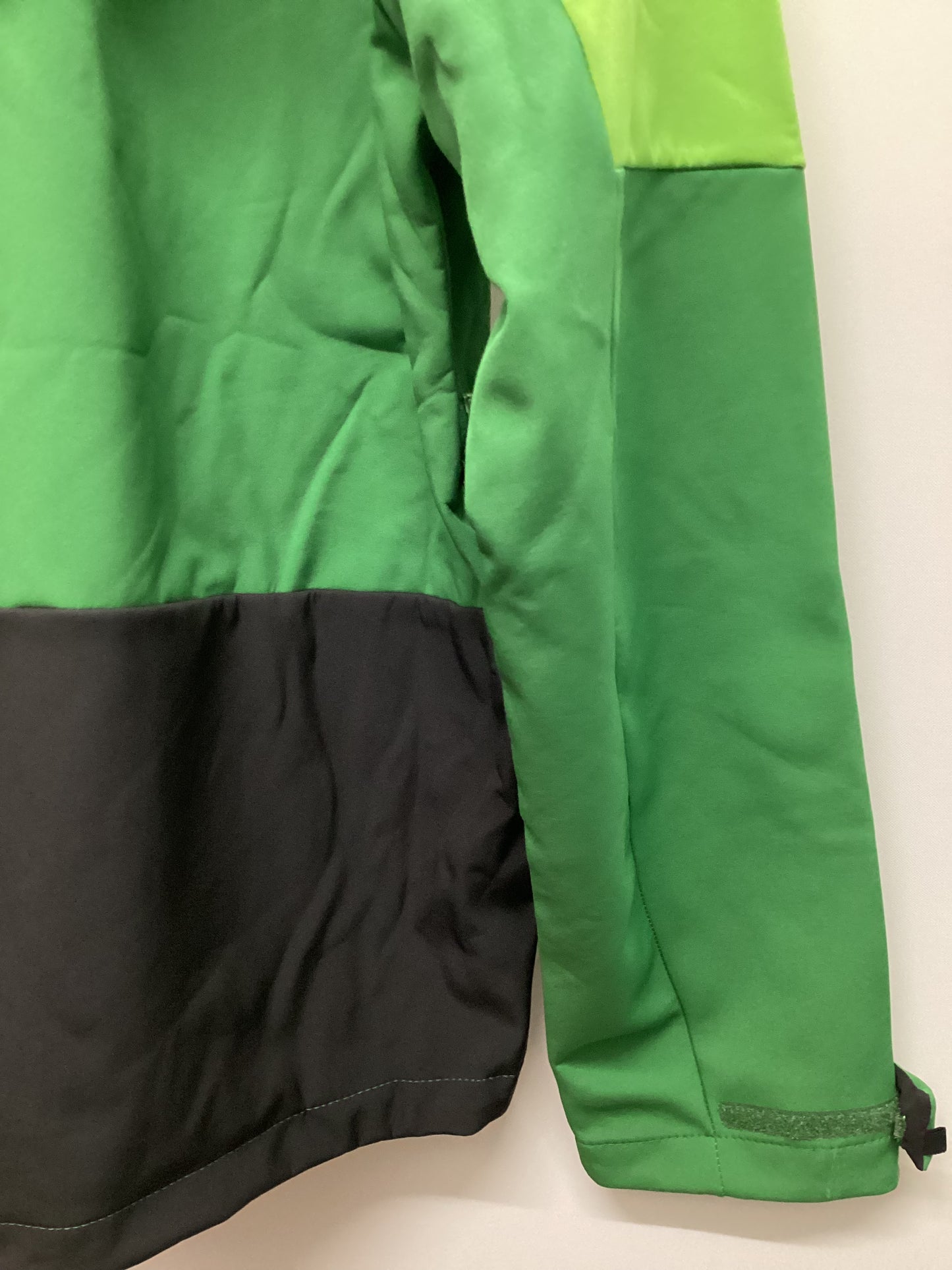 BNWT Regatta Showerproof Green Jacket Size M