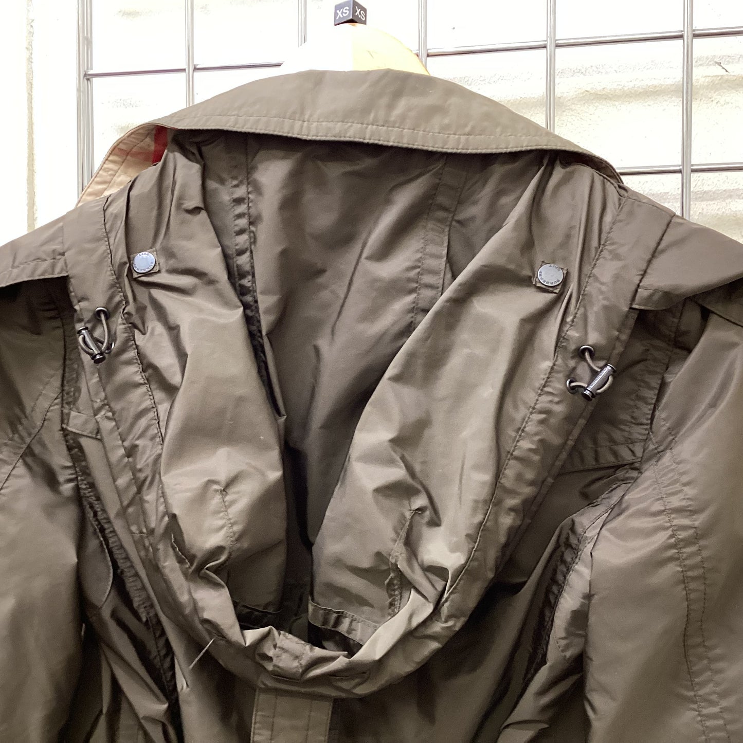 Burberry Brit Hooded Rain Jacket – Khaki Polyamide – XS