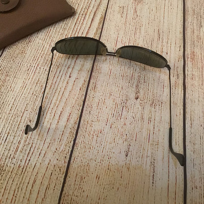 Vintage Ray Ban B&L USA Black Aviator Classic Sunglasses & Case