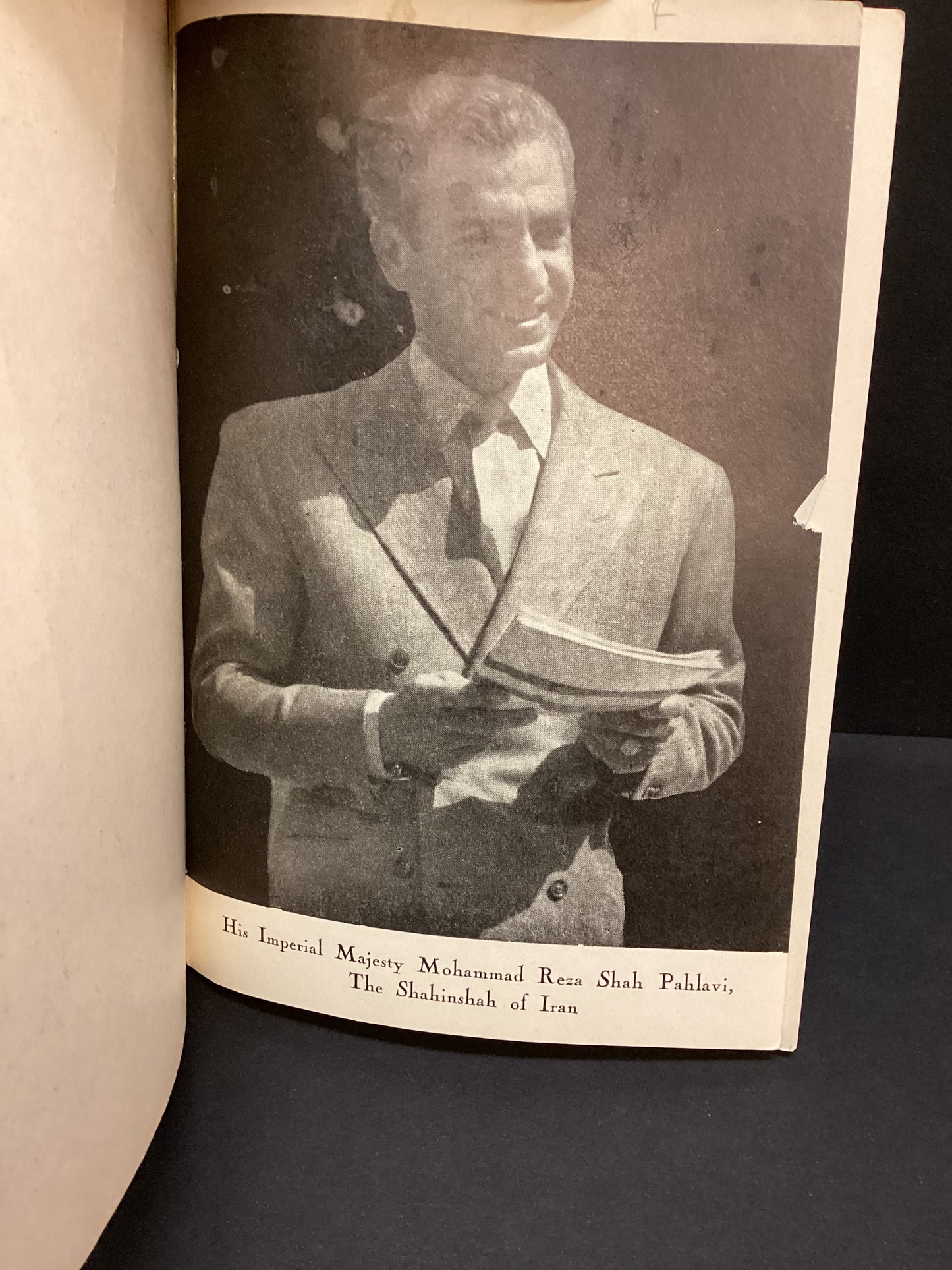 Historical Monuments of Isfahan (1958) by L. Honarfar Paperback