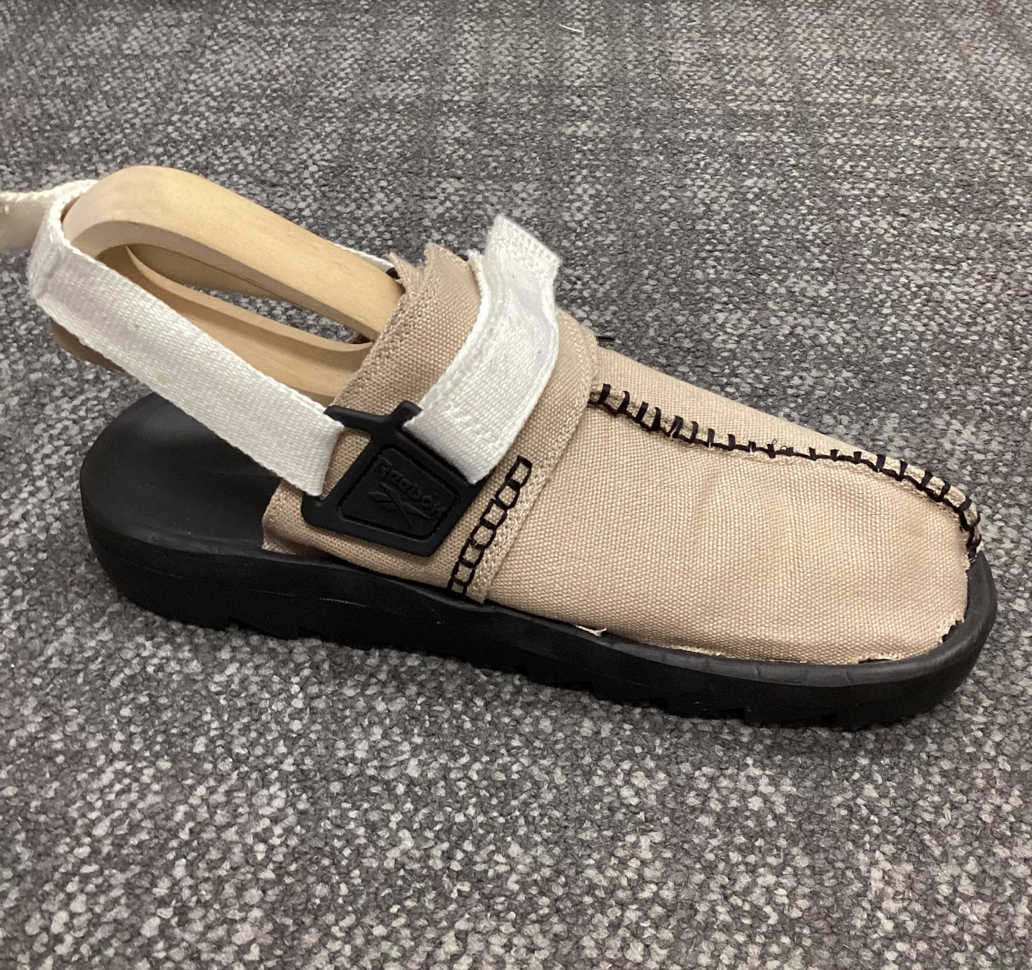 Reebok Beige Hemp Beatnik Sandals Size 10