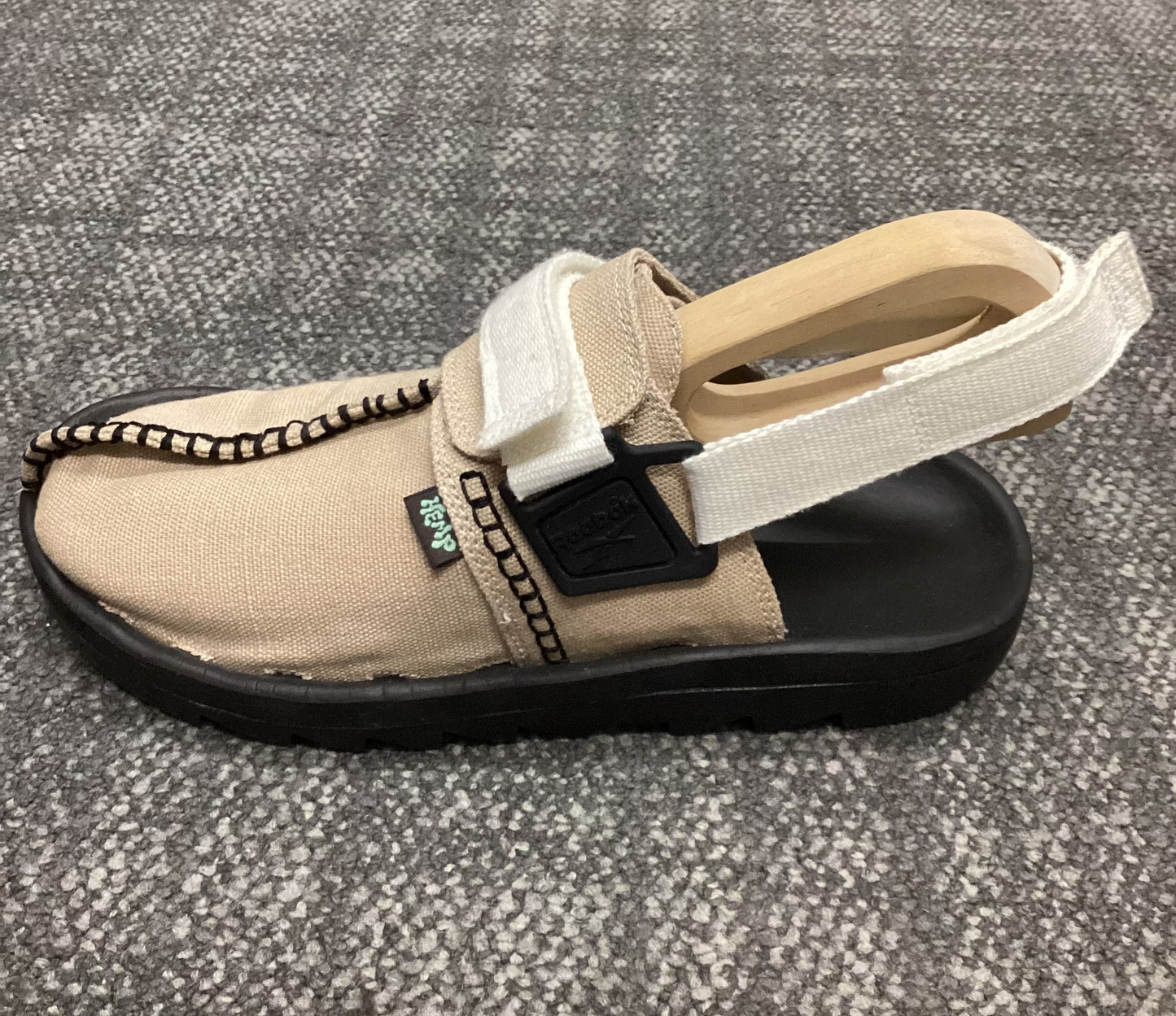 Reebok Beige Hemp Beatnik Sandals Size 10