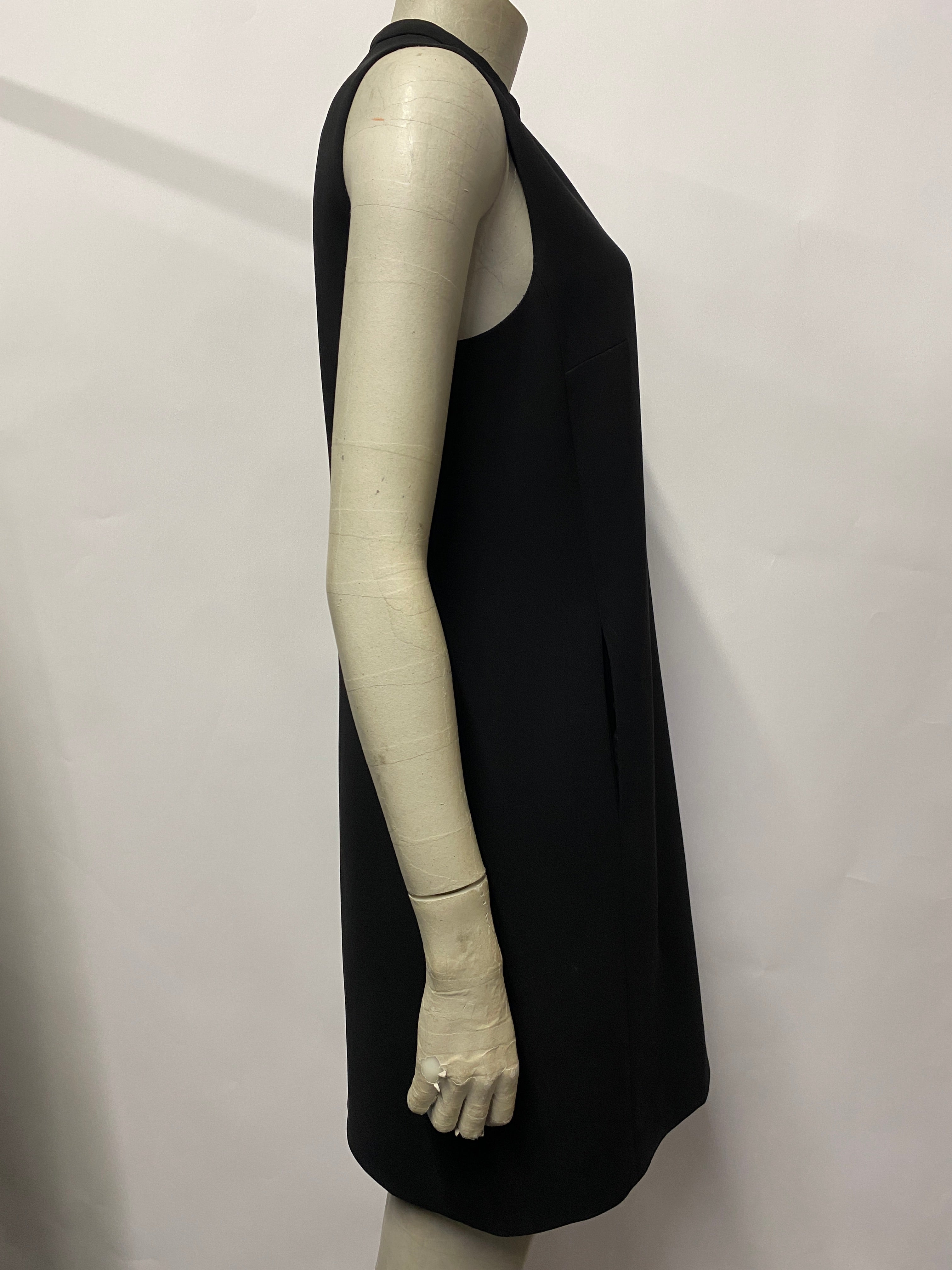 Black sleeveless 2024 shift dress uk