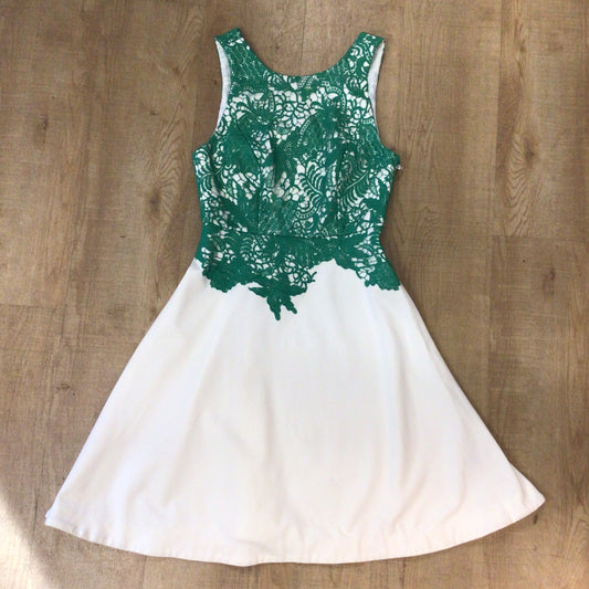 Moulinette Soeurs Anthropologie Green & White Dress Size 4 (on label)