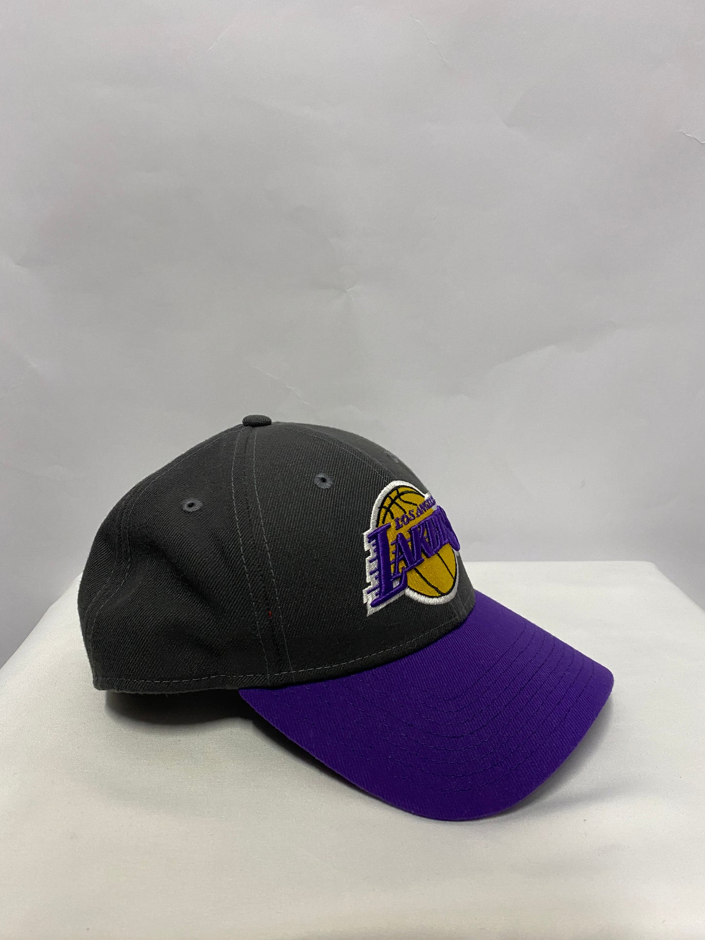 L.A. Lakers New Era Grey and Purple 9forty Logo Cap OSFA