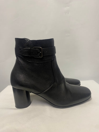 Homers Artisan Black Heeled Leather Ankle Boots 3/36