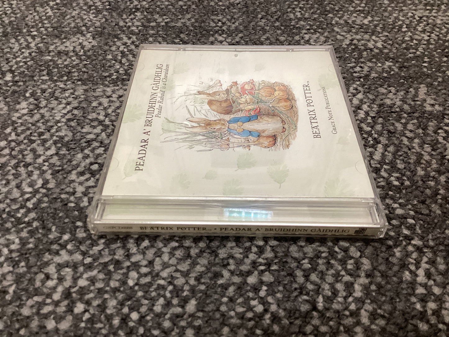 Peadar A' Bruidhinn Gaidhlig - Peadar Rabaid is a Charaidean - Beatrix Potter - Scottish Gaelic
