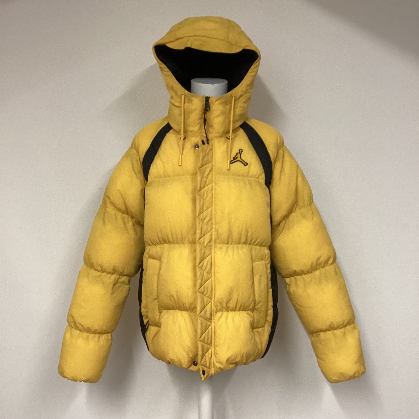 Nike Air Jordan Essentials Yellow Puffer Jacket Size XS