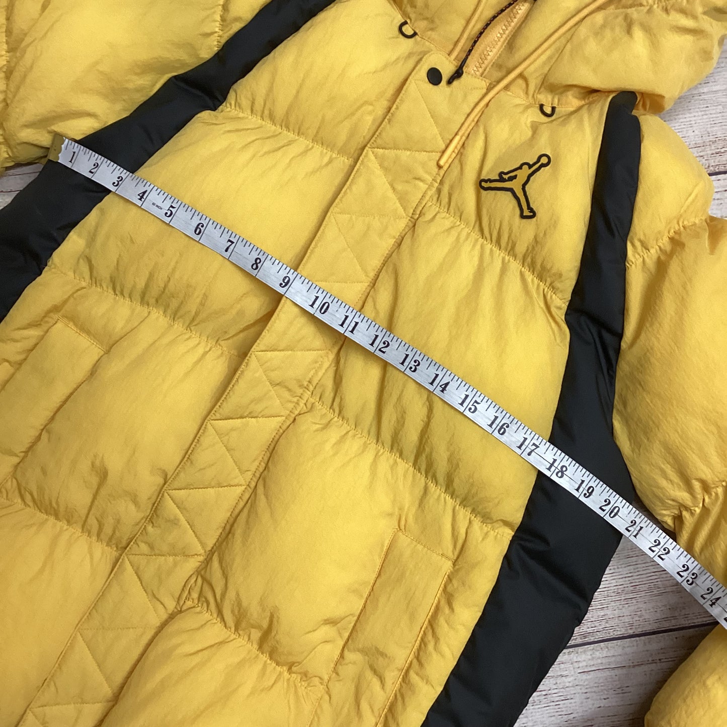 Nike Air Jordan Essentials Yellow Puffer Jacket Size XS