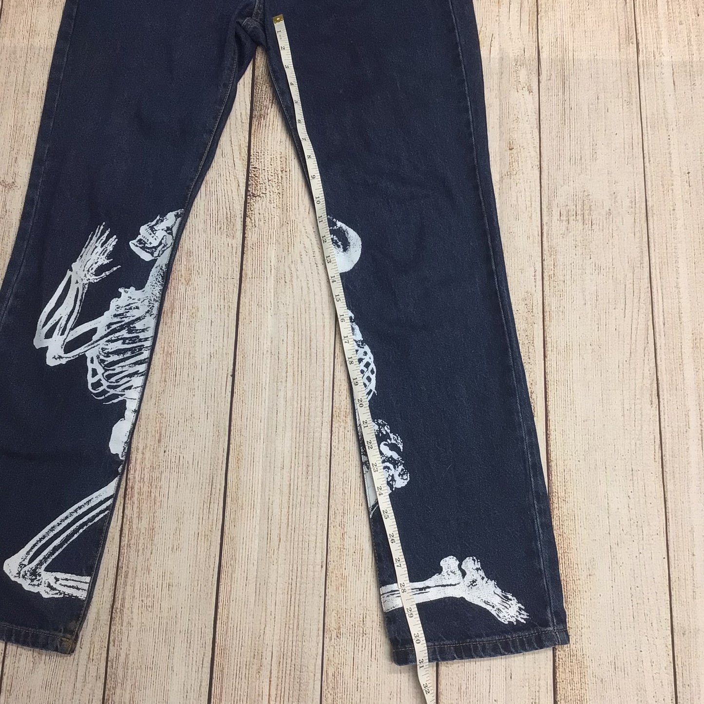 By Slik Label of the Field Blue Jeans w/Skeleton Print Size 30 Regular