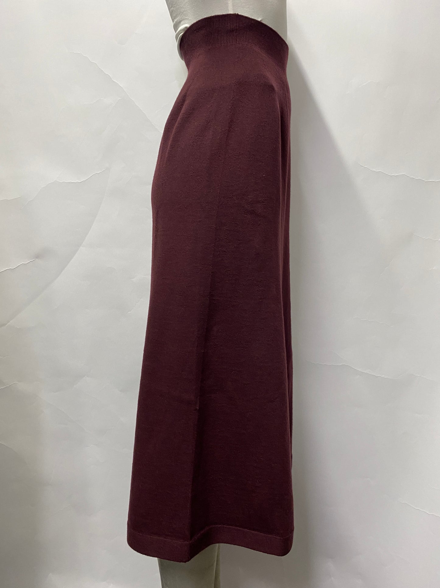 Uniqlo Burgundy 3D Knitted A-line Skirt XS BNWT