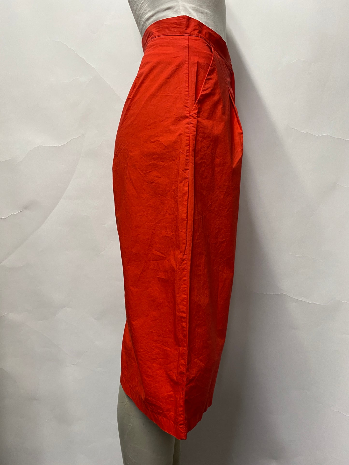 Floreiza Red 3/4 Length Bermuda Shorts Small