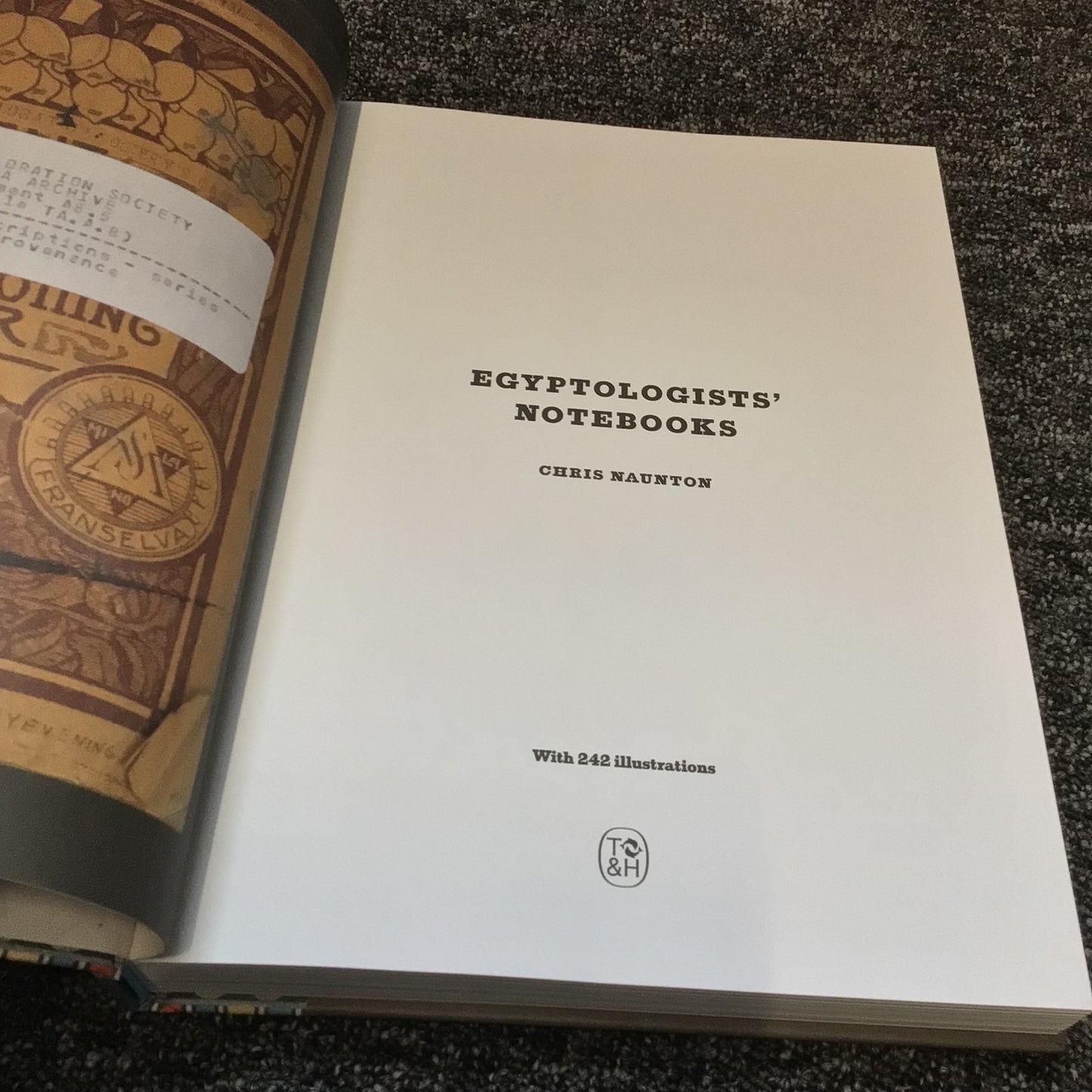 Egyptologists’ Notebooks by Chris Naunton 9780500295298